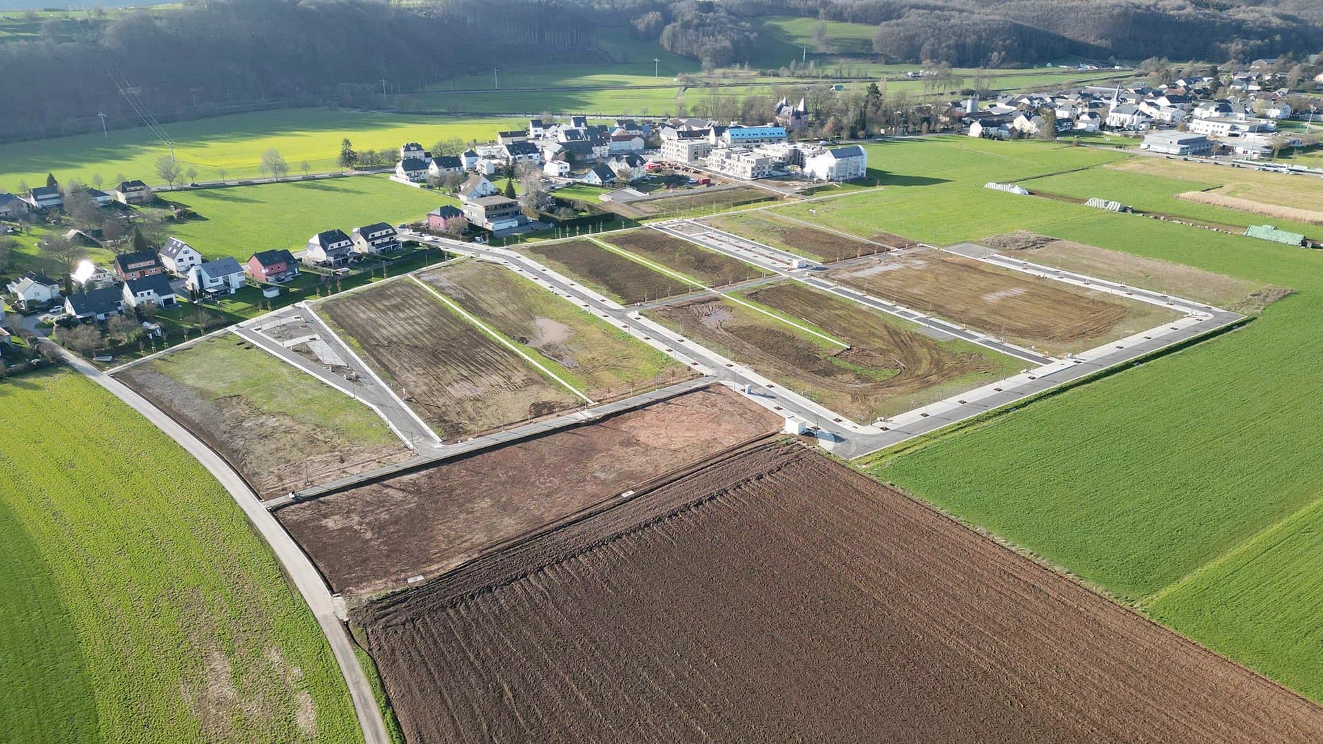 Land in Erpeldange-sur-Sûre, photo 1