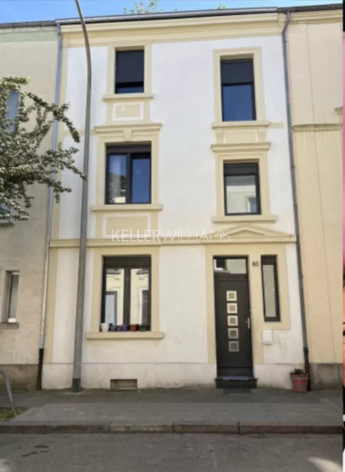 Apartment building in Esch-sur-Alzette, photo 1