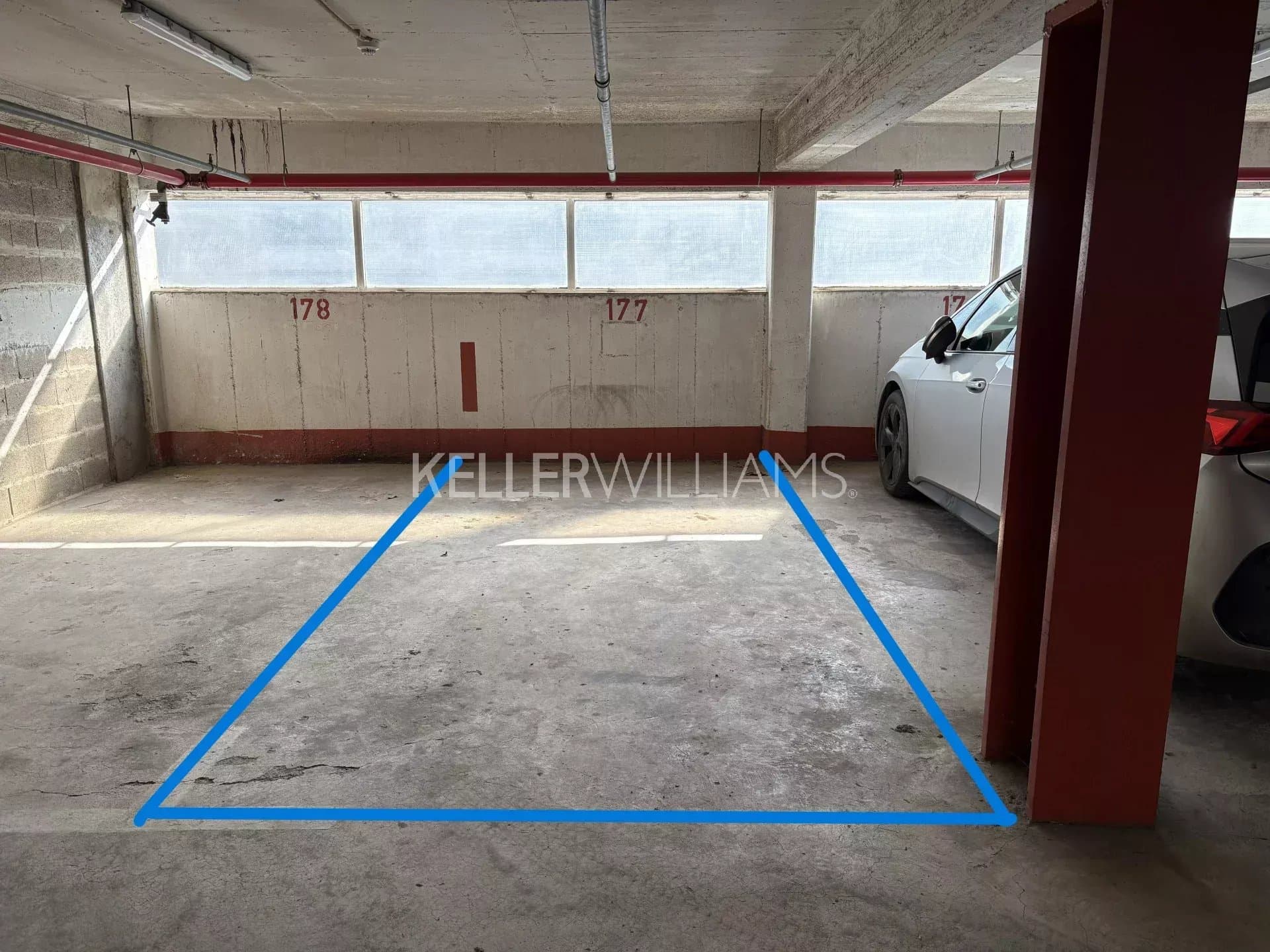 Garage / parking spot in Luxembourg, photo 1