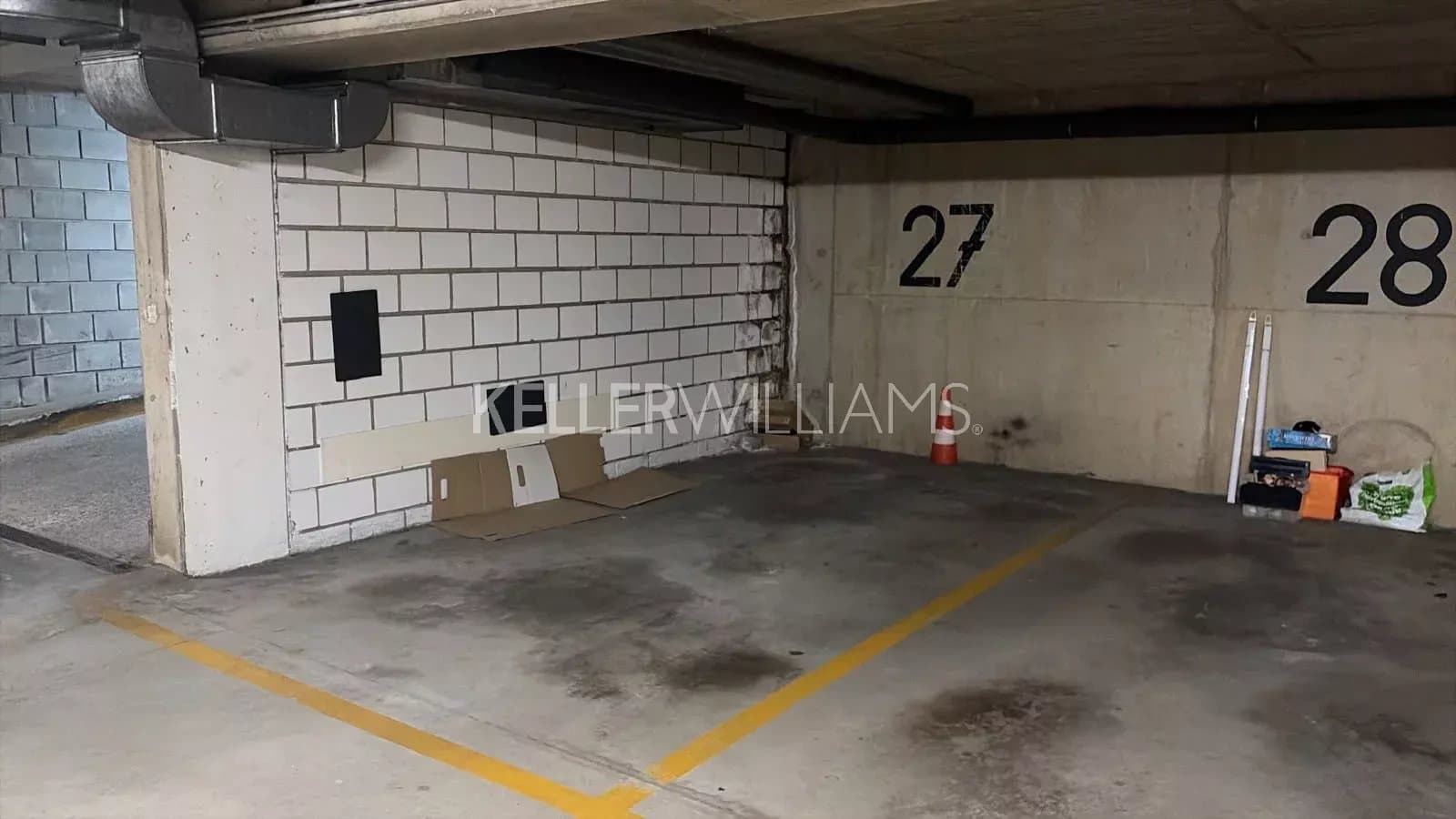 Garage / parking spot in Luxembourg, photo 1