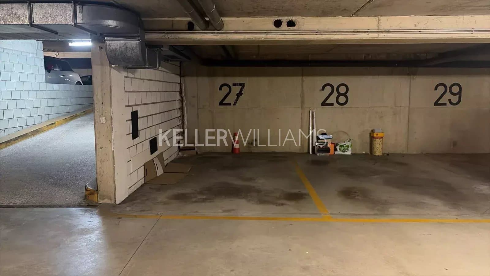 Garage / parking spot in Luxembourg, photo 2