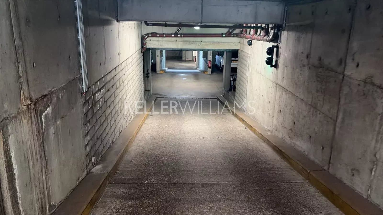 Garage / parking spot in Luxembourg, photo 3